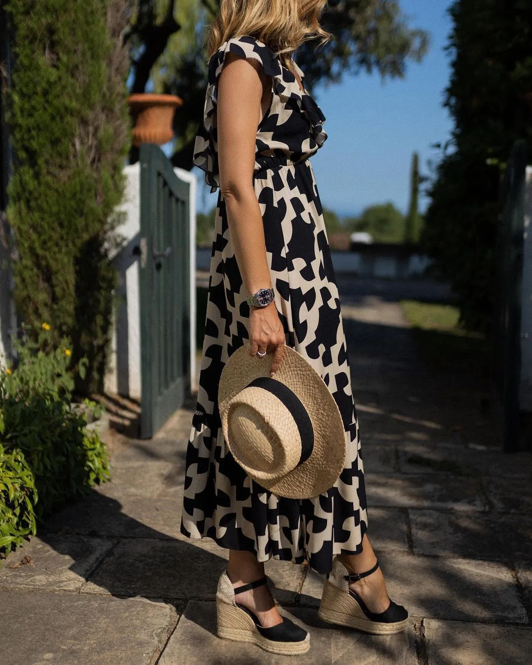 Elegant Floral Printed  V-neck Midi Dress