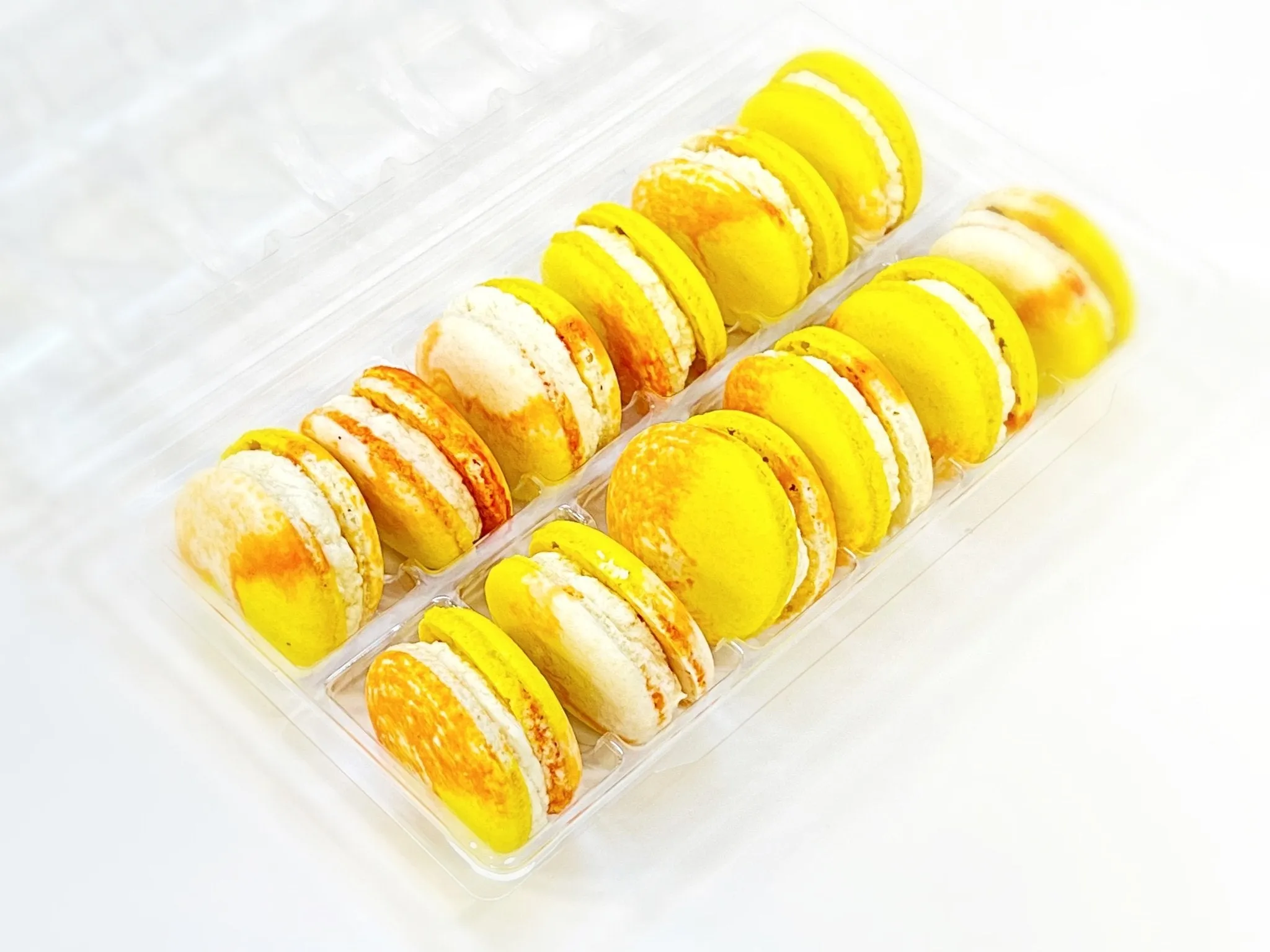Lemon Cheesecake Vegan Macarons