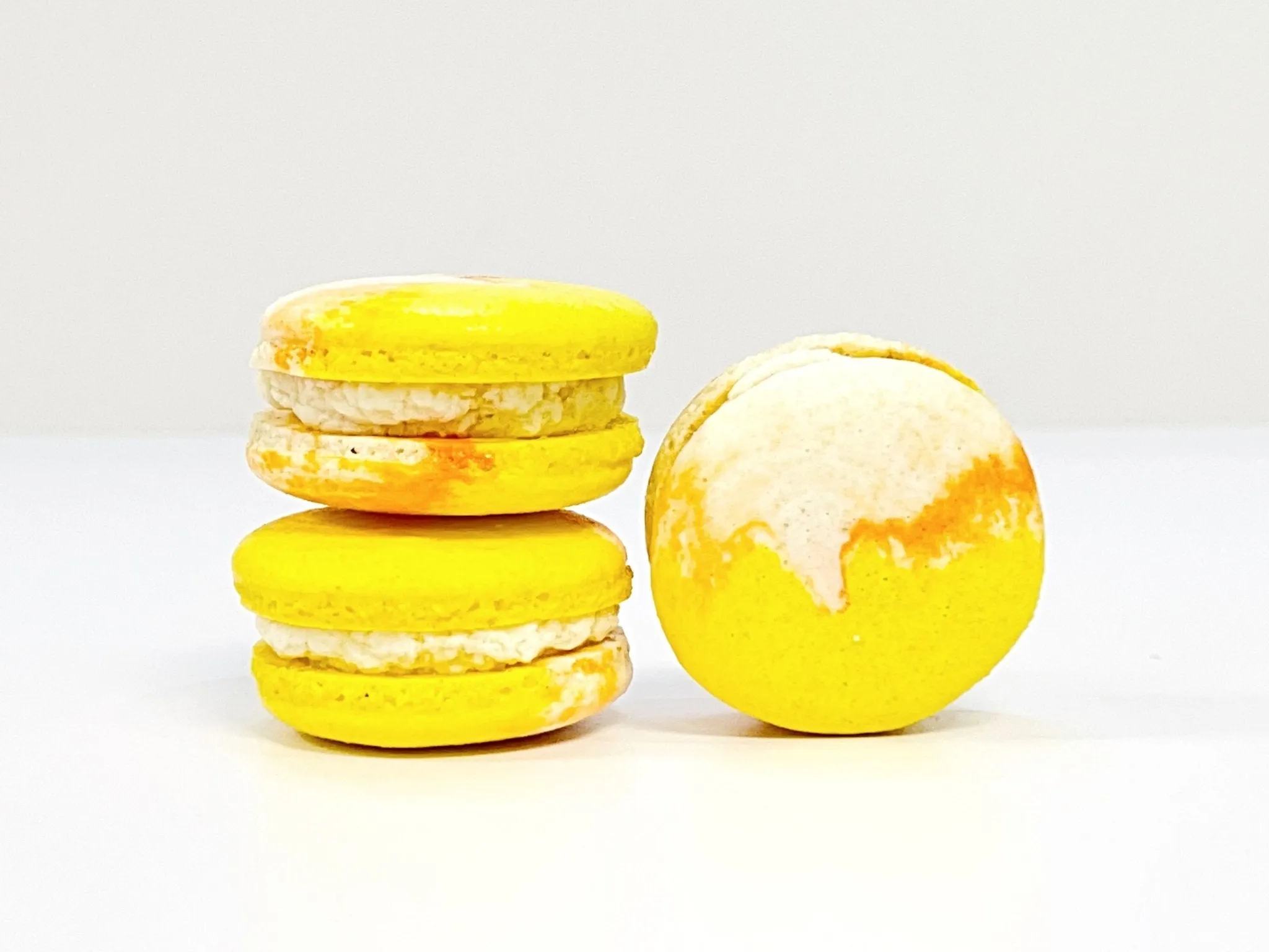 Lemon Cheesecake Vegan Macarons