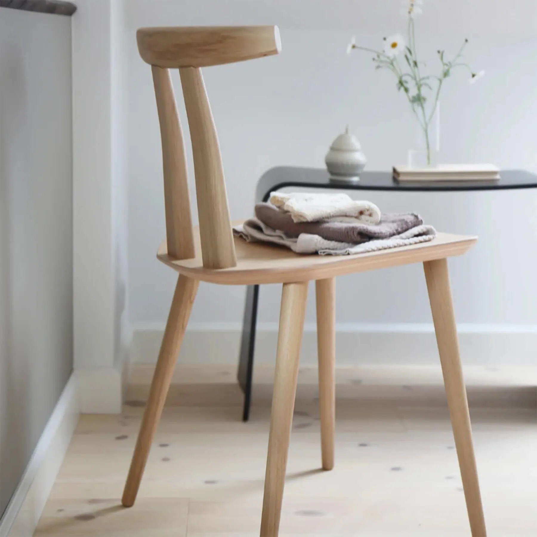 MAKE nordic J111 Dining Chair