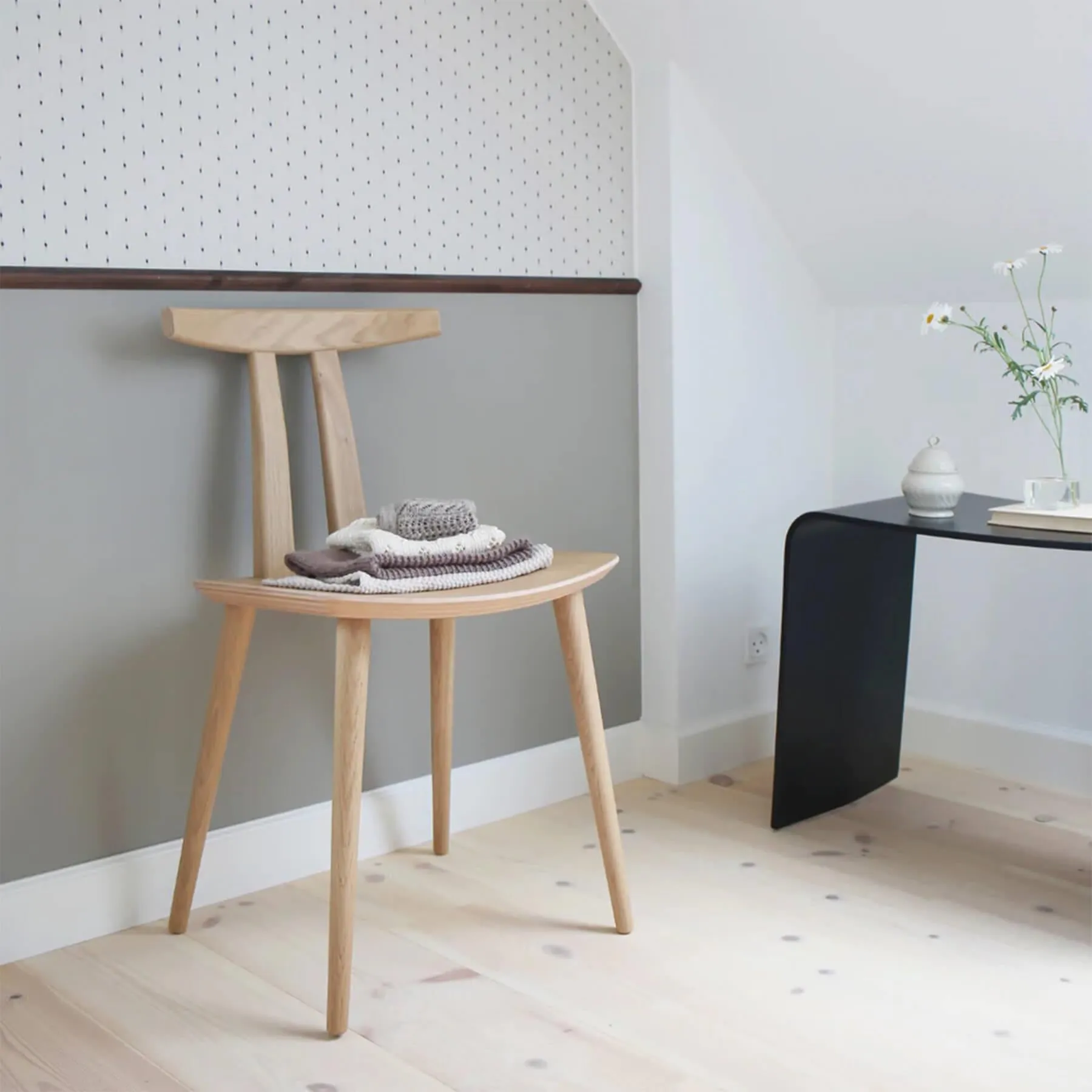 MAKE nordic J111 Dining Chair