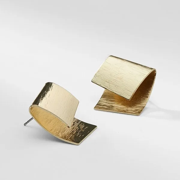 Velma Earrings :: Gold